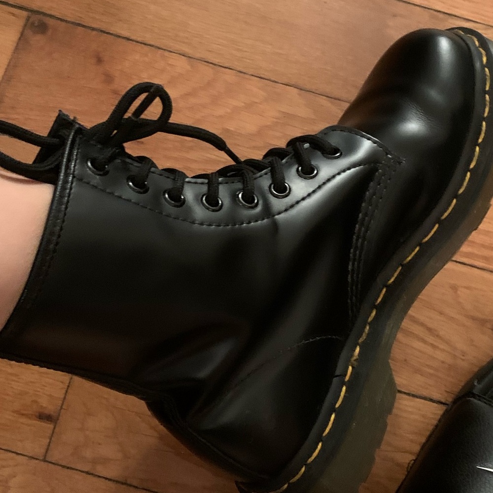 1460 Smooth Dr Martens